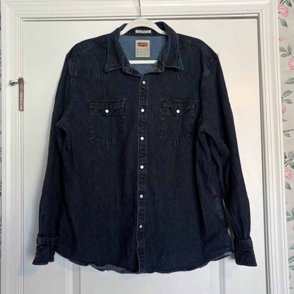 EUC Levi's Slim Fit Denim Shirt Size XXL